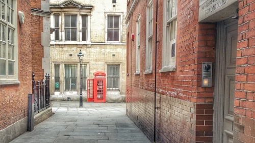 A London street, near Covent Garden
